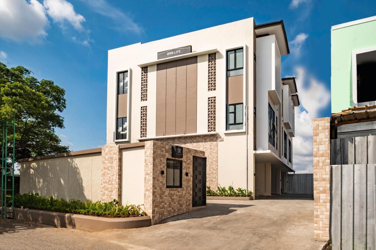 Oyo Life 2673 Rosewood Residence カラワン エクステリア 写真
